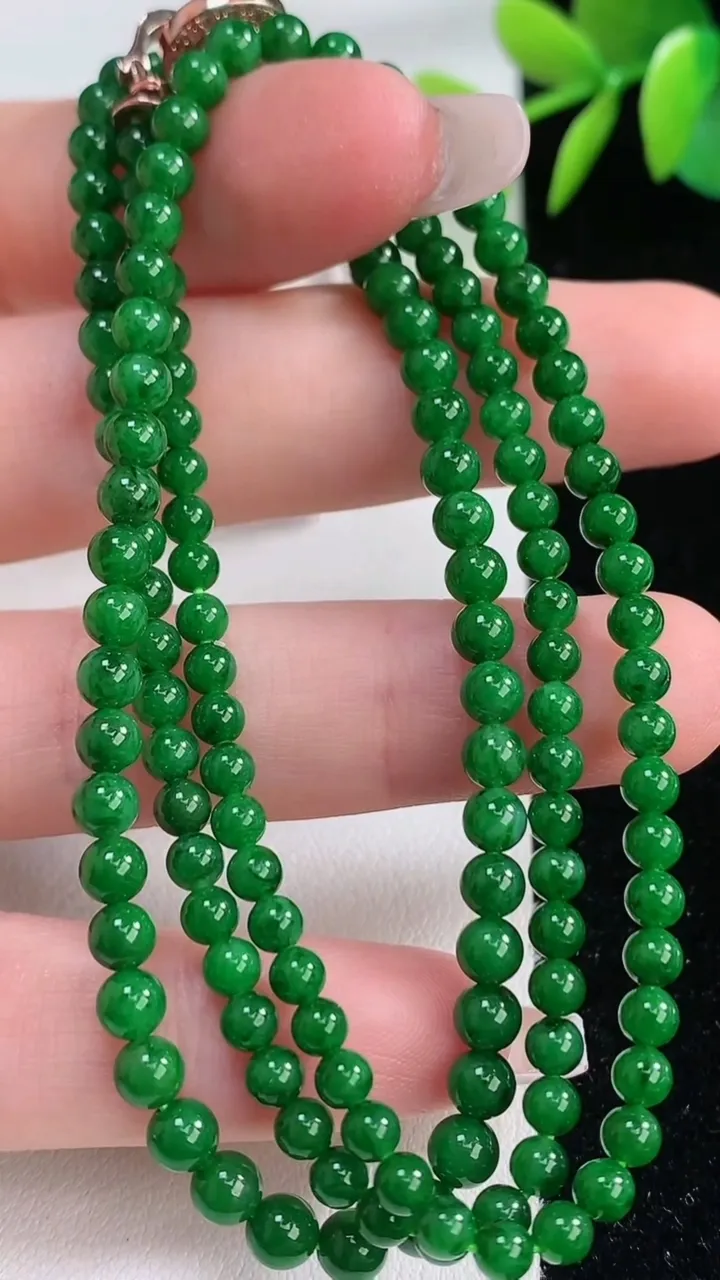 天然A货翡翠小米珠项链，尺寸3.7-147颗，重量:15.43g
12月10日