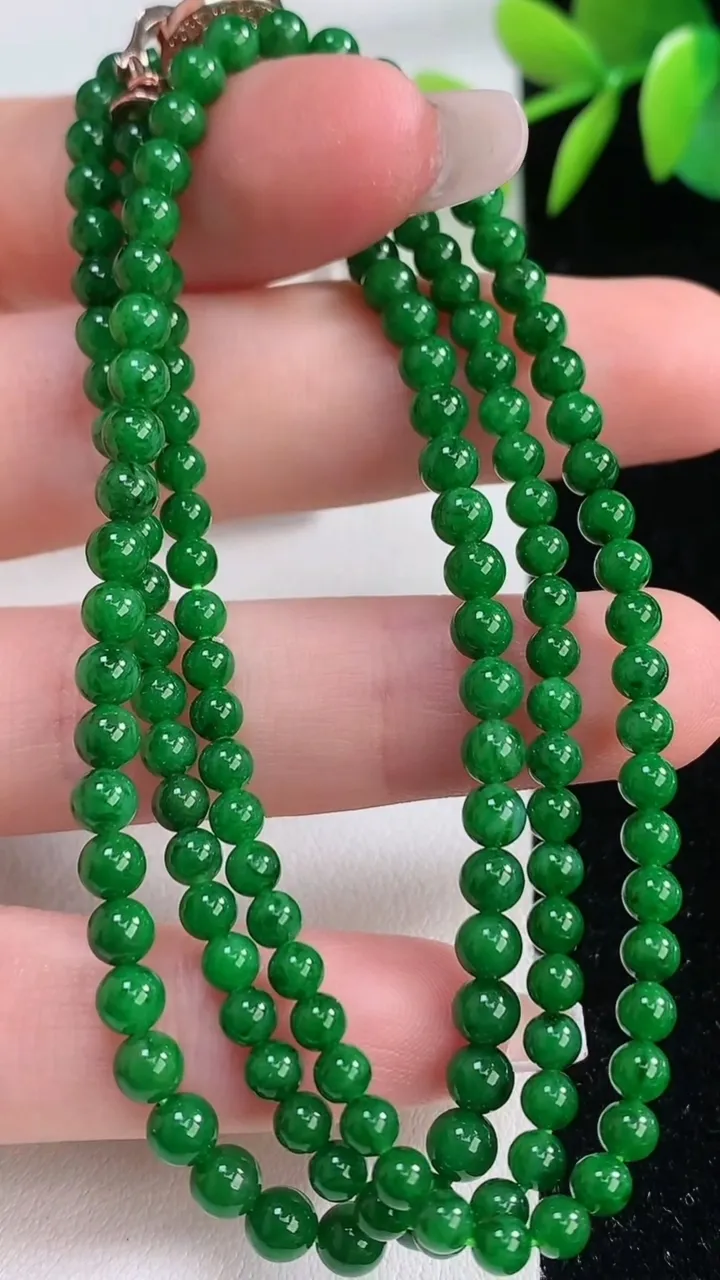 天然A货翡翠小米珠项链，尺寸3.7-147颗，重量:15.43g
12月10日