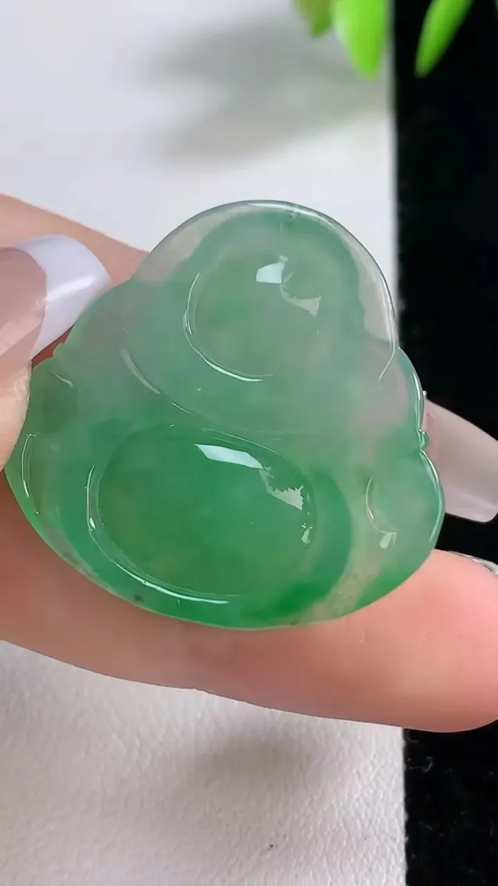 天然A货翡翠佛公吊坠，尺寸29.2-32-5.5，重量:8.15g
12月10日