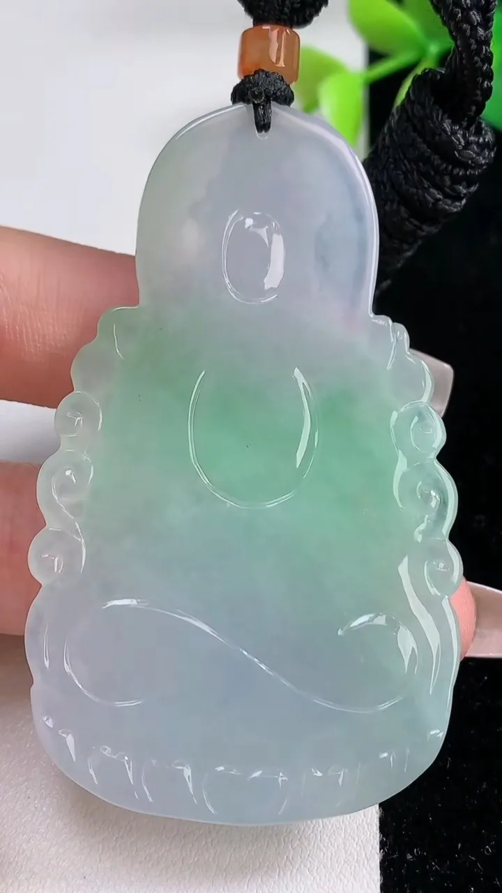 天然A货翡翠观音菩萨吊坠，尺寸65-39-5.3，重量:31.13g
12月10日