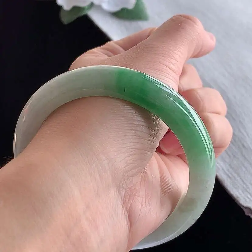 a货翡翠老坑冰种飘绿正装正圈手镯57-58圈口  尺寸57.8×11.6×8.8mm 1209