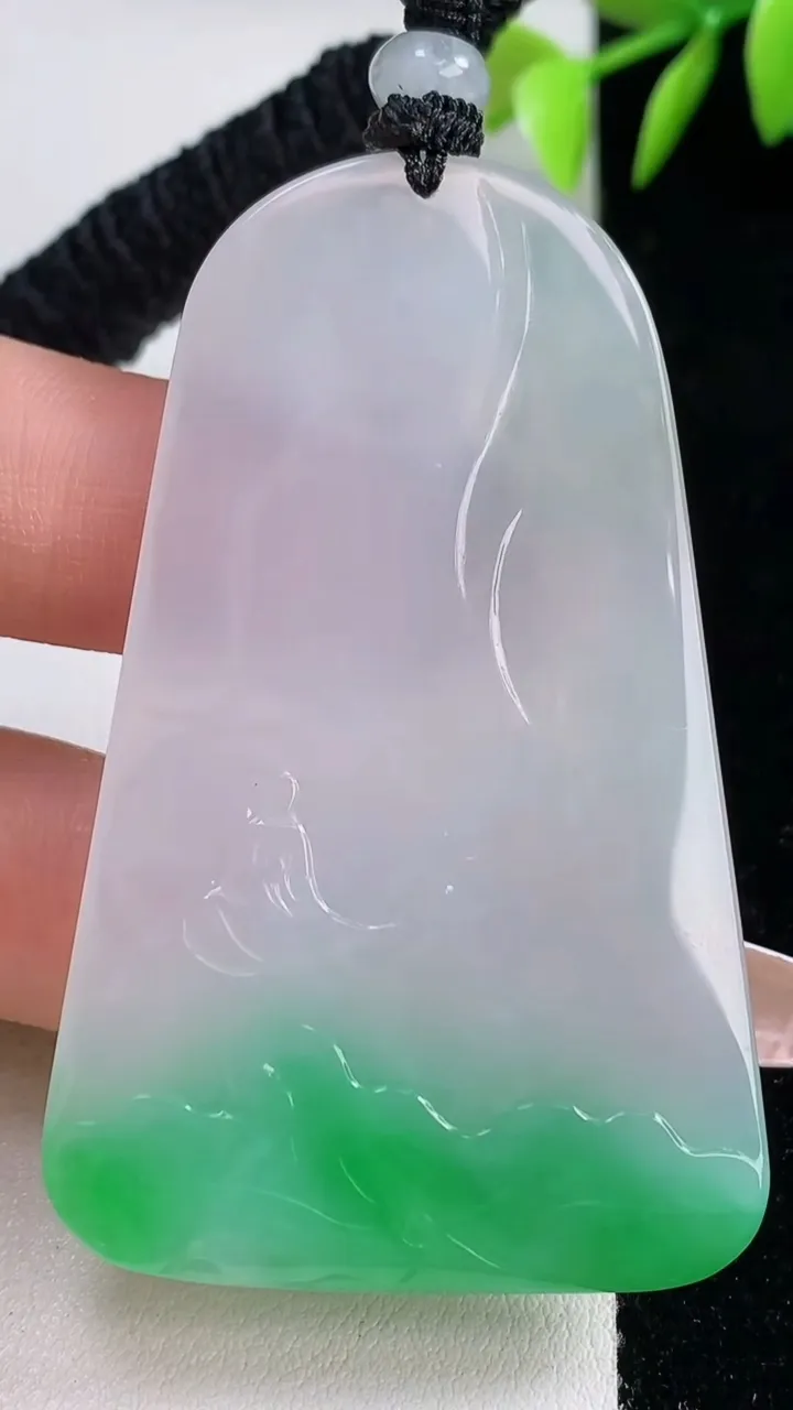 天然A货翡翠大势至菩萨吊坠，尺寸60.3-38.3-4.4，重量:27.13g
12月10日