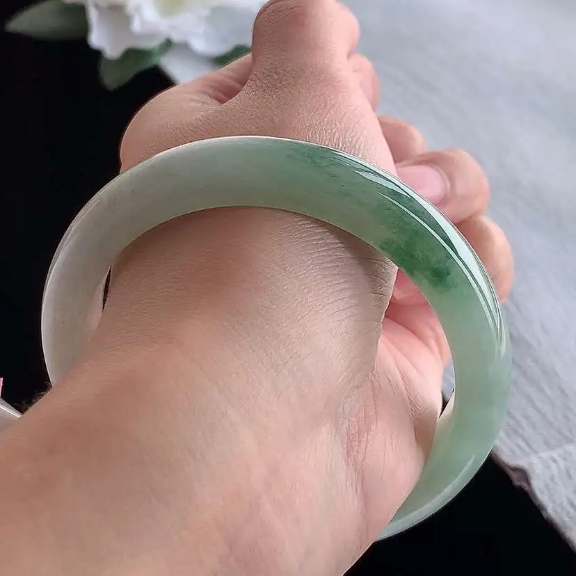 a货翡翠老坑冰种飘花正装正圈手镯56-57圈口  尺寸56.7×11.8×8mm 1209