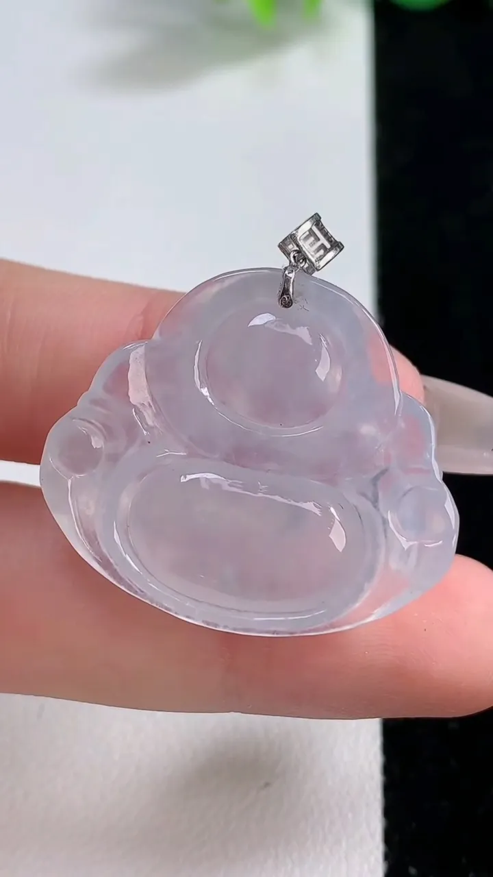 天然A货翡翠种白冰佛公吊坠，尺寸27-31.2-5.4，重量:6.92g
12月10日