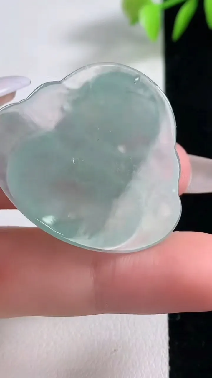 天然A货翡翠佛公吊坠，尺寸32-35.3-6.6，重量:11.64g
12月10日