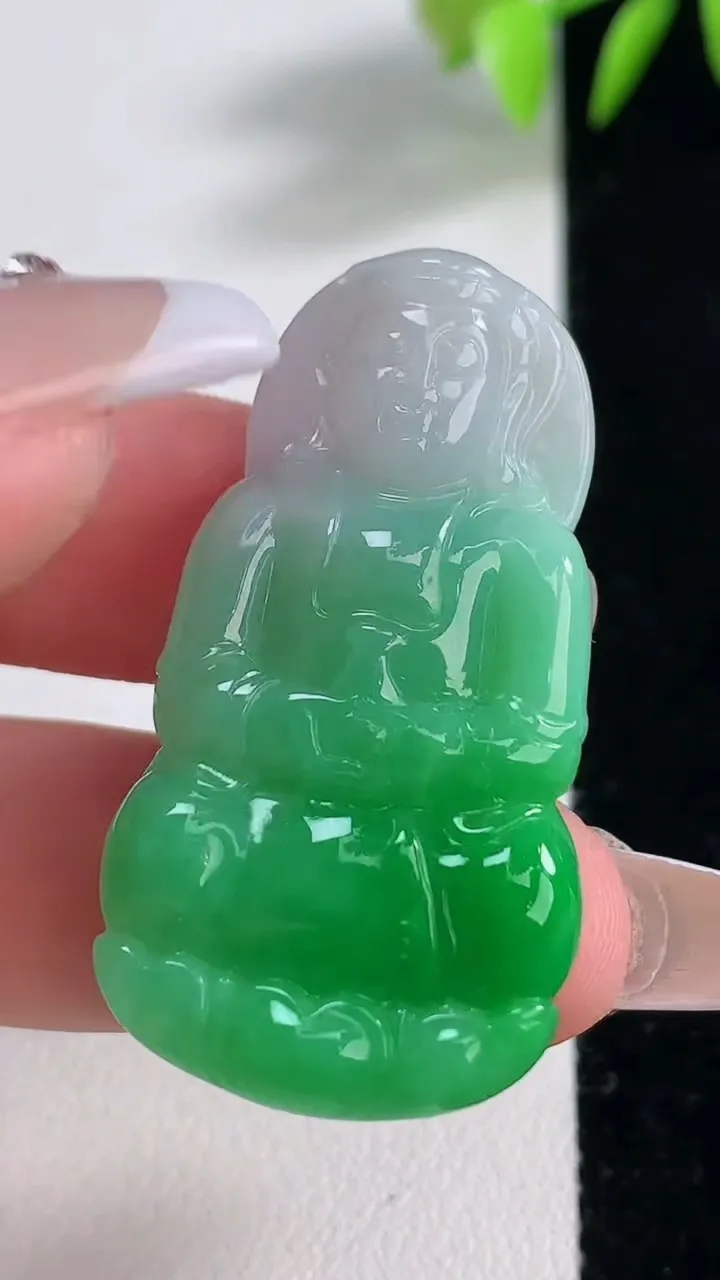 天然A货翡翠观音菩萨吊坠，尺寸40.3-19.7-5.8，重量:9.69g
12月10日