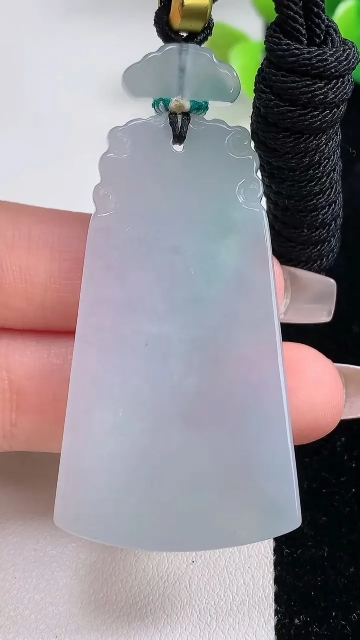 天然A货翡翠牌吊坠一对，尺寸52.2-28.2-5.6，重量:27.13g
12月10日