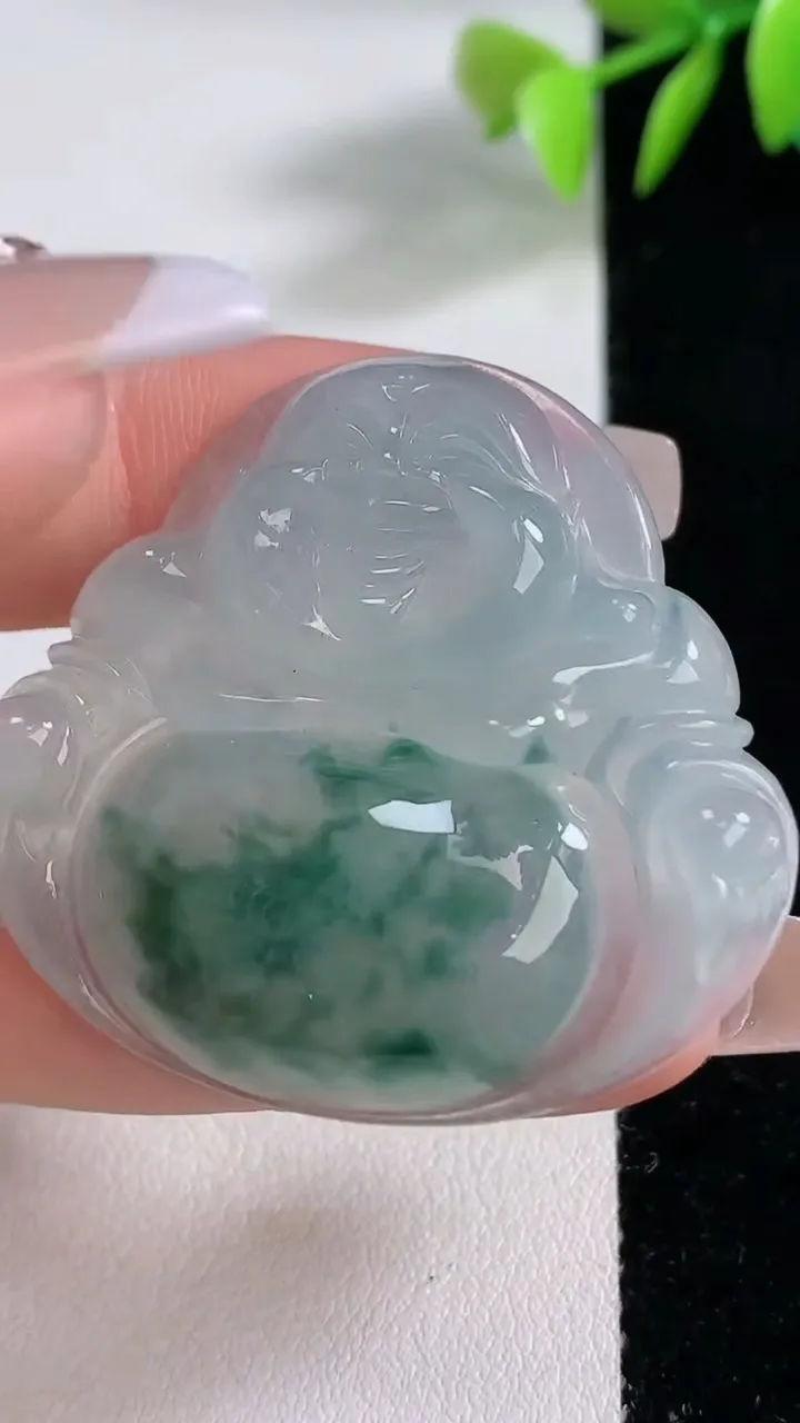 天然A货翡翠种飘花佛公吊坠，尺寸39-42.6-7.7，重量:18.98g
12月10日