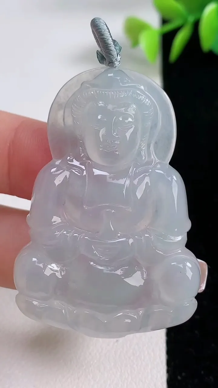 天然A货翡翠观音菩萨吊坠，尺寸47.7-33.6-5.3，重量:15.13g
12月10日