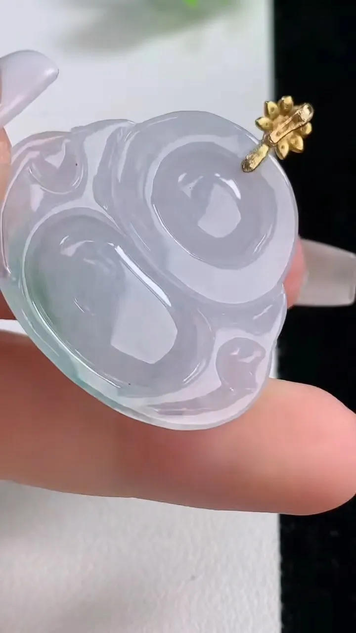 天然A货翡翠种飘花佛公吊坠，尺寸31.5-33.2-6，重量:10.62g
12月10日