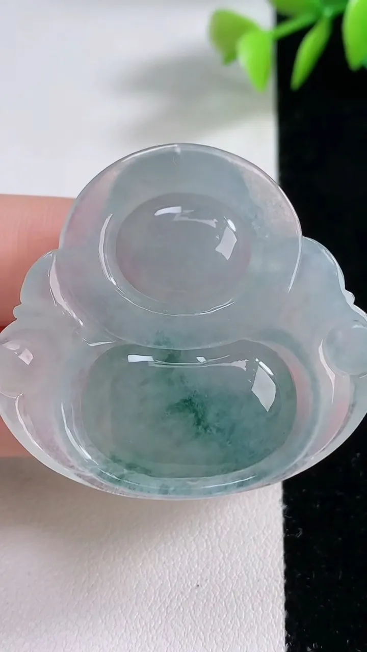 天然A货翡翠种飘花佛公吊坠，尺寸39-42.6-7.7，重量:18.98g
12月10日