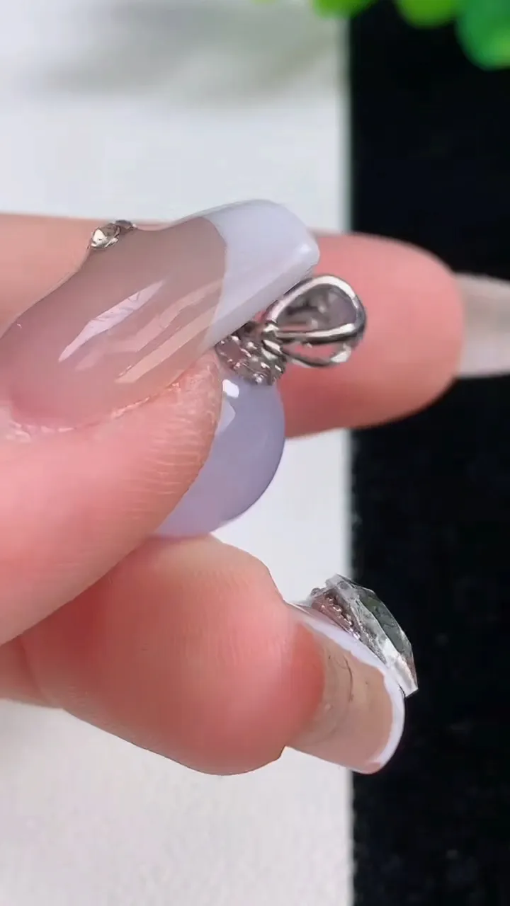 天然A货翡翠18K金紫罗兰圆珠吊坠，尺寸13.4，重量:5.41g
12月11日