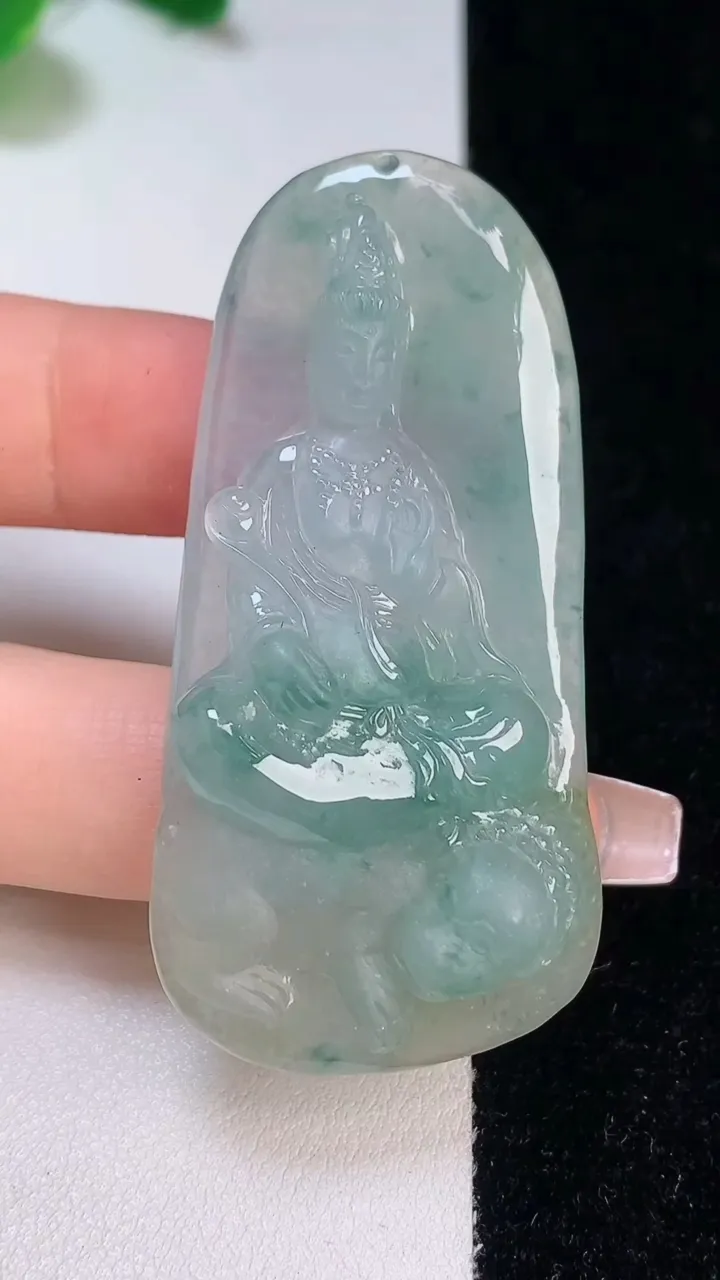 天然A货翡翠飘花文殊菩萨吊坠，尺寸58.8-28.8-9.3，重:23.63g
12月11日