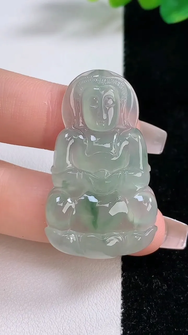 天然A货翡翠观音菩萨吊坠，尺寸42.3-25.1-4.3，重:7.62g
12月11日