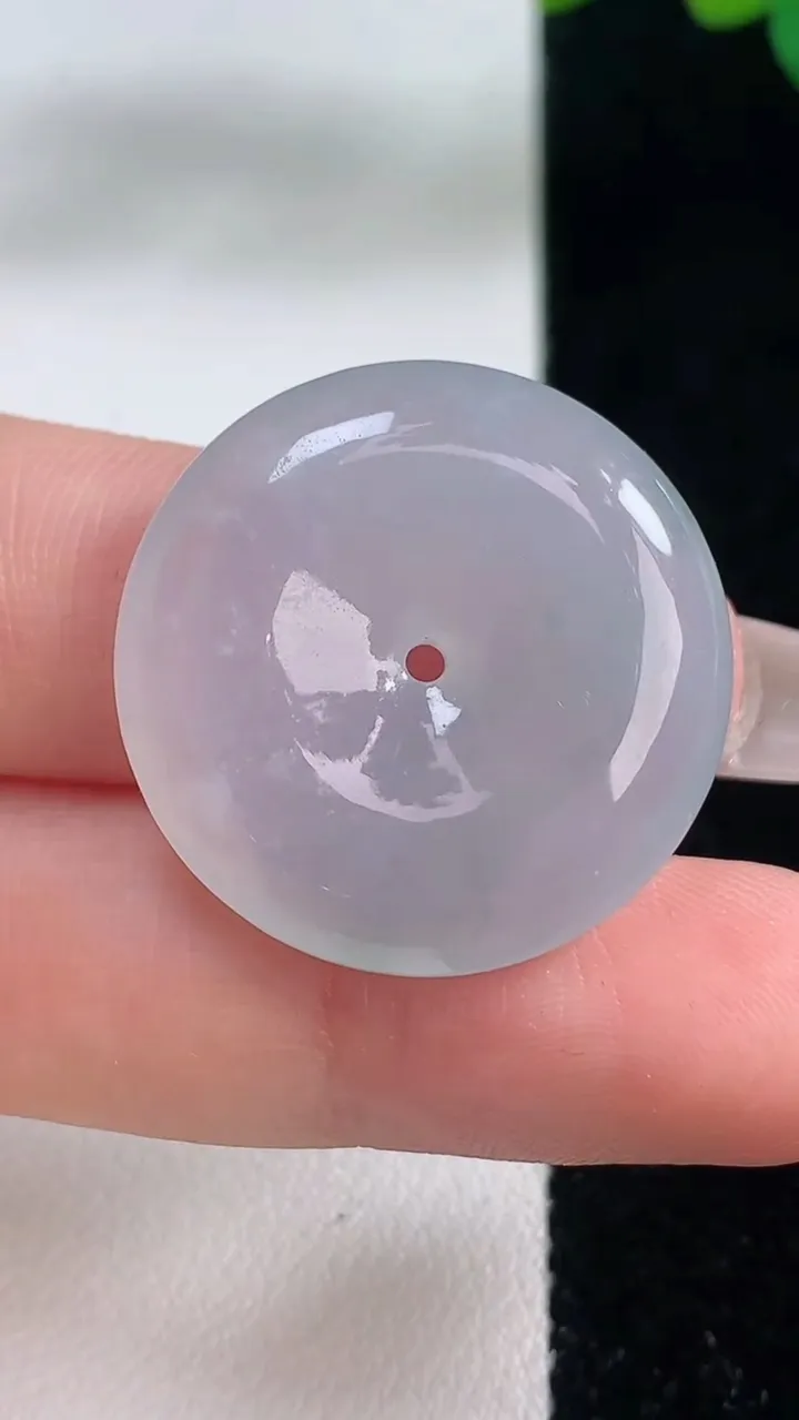 天然A货翡翠冰种飘花平安扣吊坠，尺寸26.2-6，重量:8.34g
12月11日