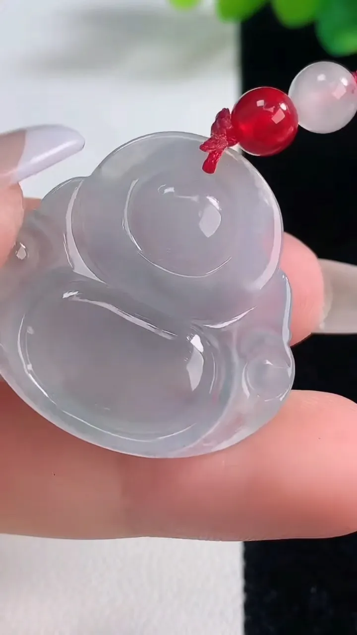 天然A货翡翠冰种飘花佛公吊坠，尺寸29.3-30-5.6，重量:7.78g
12月11日