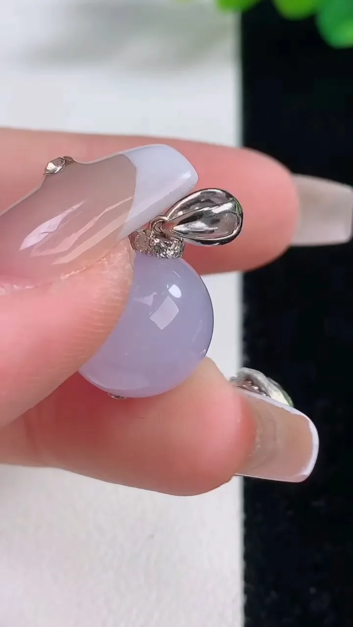 天然A货翡翠18K金紫罗兰圆珠吊坠，尺寸13.4，重量:5.41g
12月11日