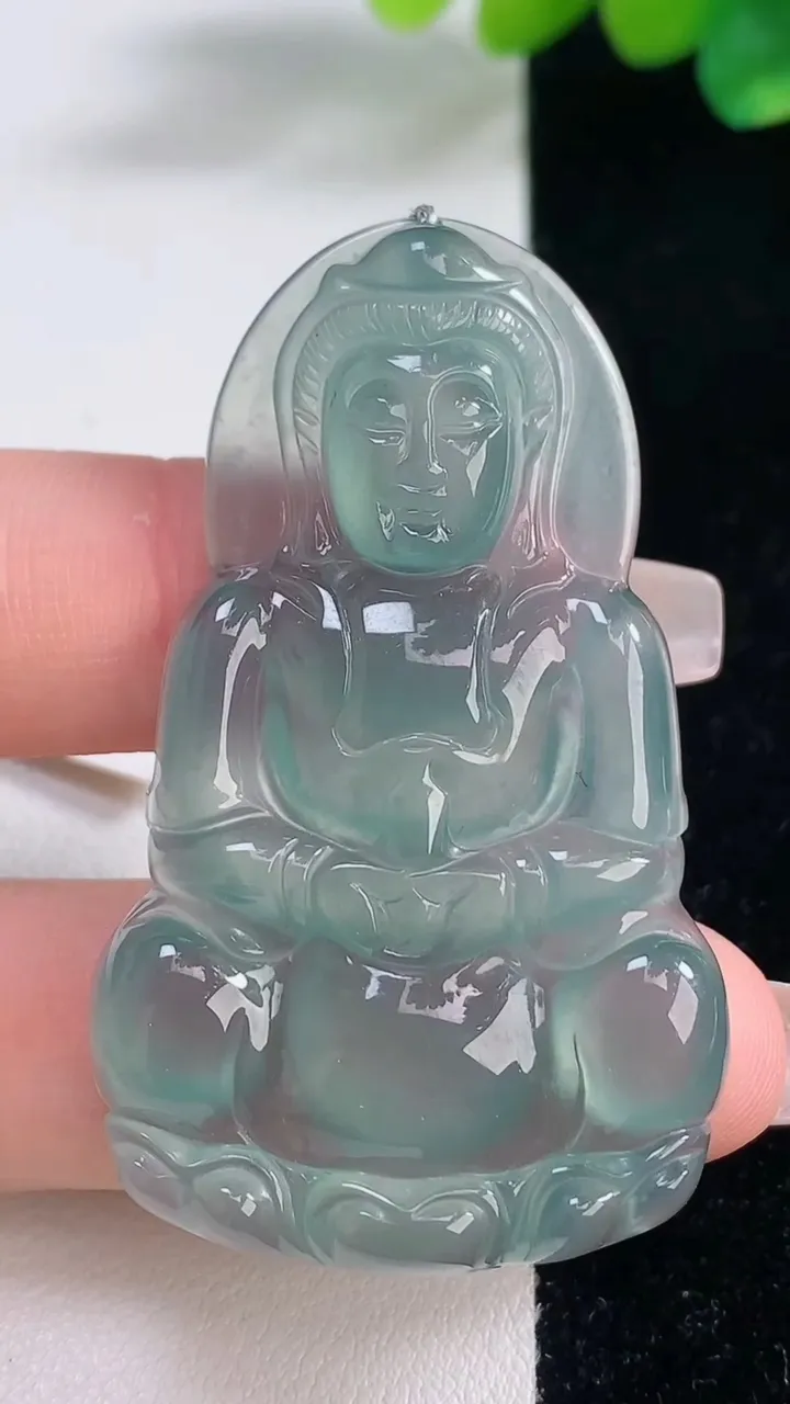 天然A货翡翠冰种蓝水观音菩萨吊坠，尺寸52-31.3-5.5，重量:16.19g
12月11日