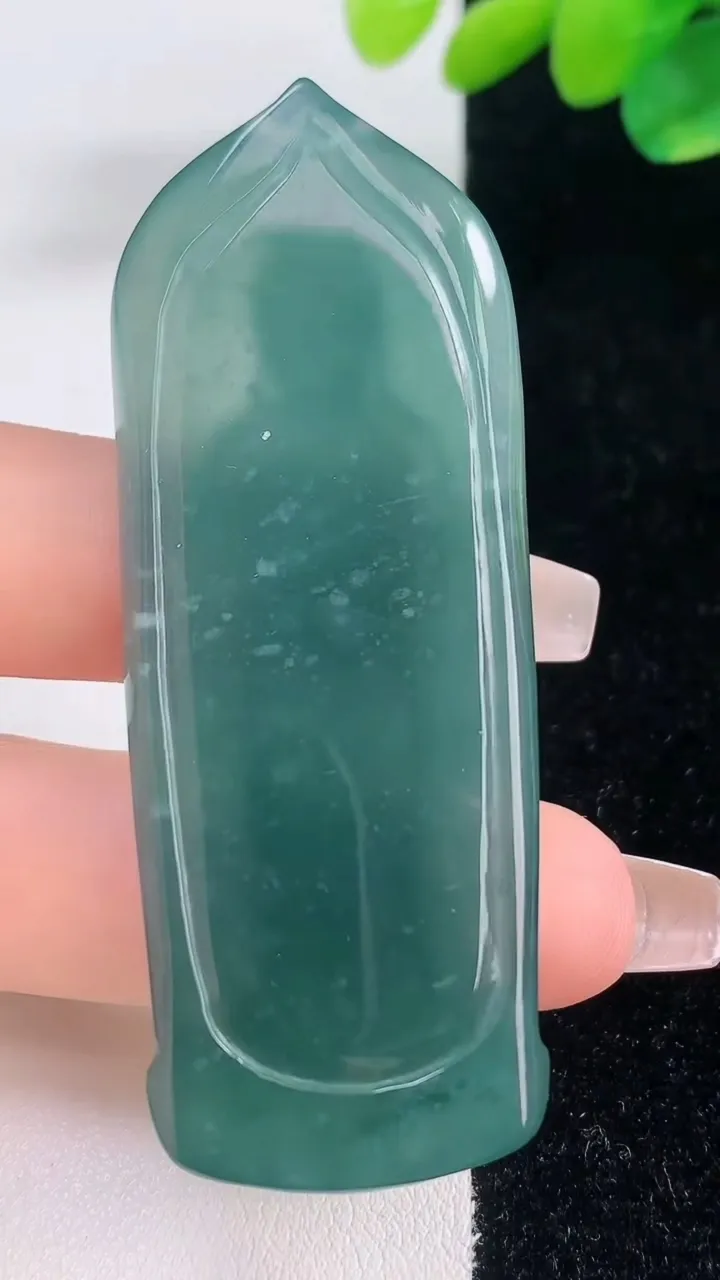 天然A货翡翠阿弥陀佛吊坠，尺寸66-25-6.4，重量:23.30g
12月11日