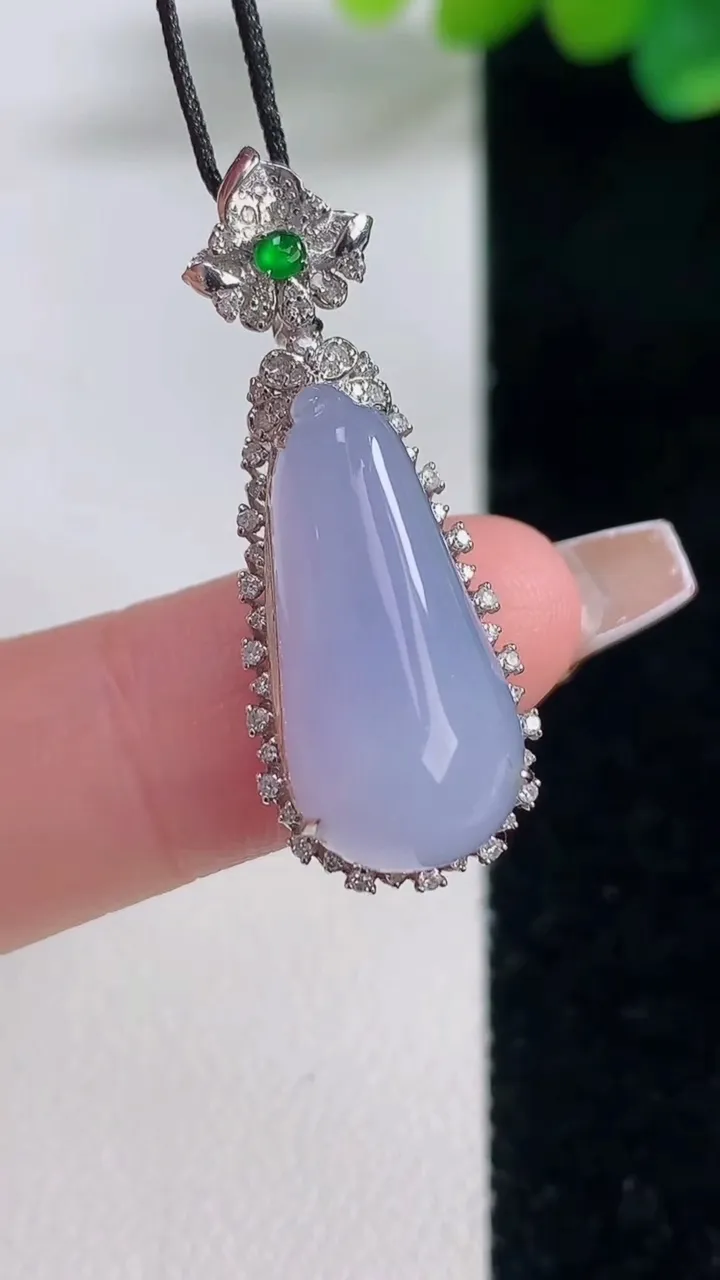 天然A货翡翠18K金紫罗兰福瓜吊坠，尺寸32.7-12.3-10.4，裸石20.5-9.6重量:g
