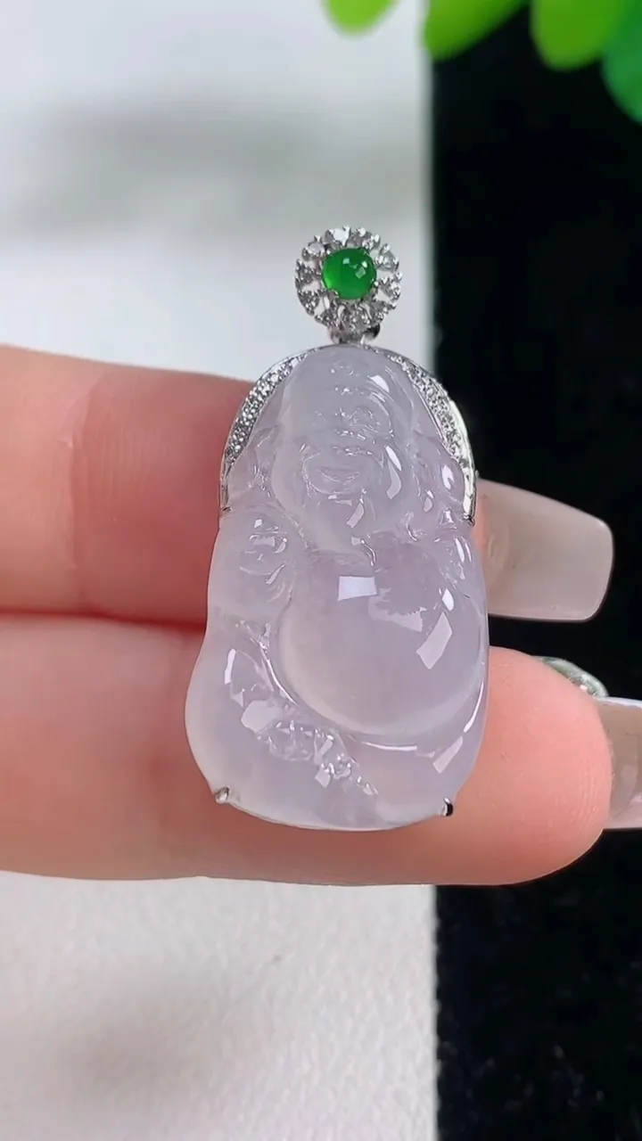 天然A货翡翠种白冰宝宝佛吊坠，尺寸29.8-17-7.8，重量:6.17g
12月11日
