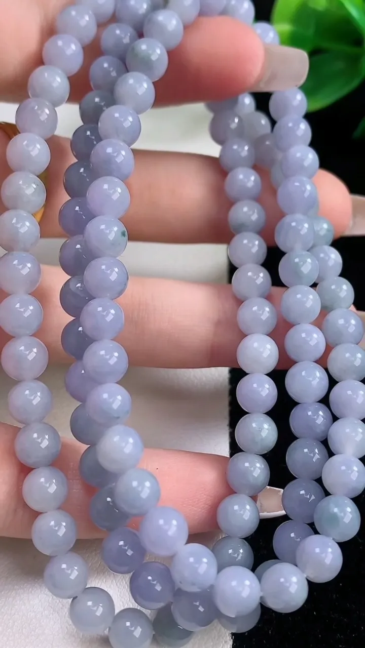 天然A货翡翠紫罗兰圆珠项链，尺寸6.1-108颗，重量:44.41g12月11日
工厂直销收藏佳品,种好水足，色泽均匀，有种有色，上手高大气！