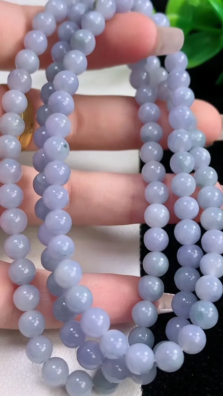 天然A货翡翠紫罗兰圆珠项链，尺寸6.1-108颗，重量:44.41g12月11日
工厂直销收藏佳品,种好水足，色泽均匀，有种有色，上手高大气！