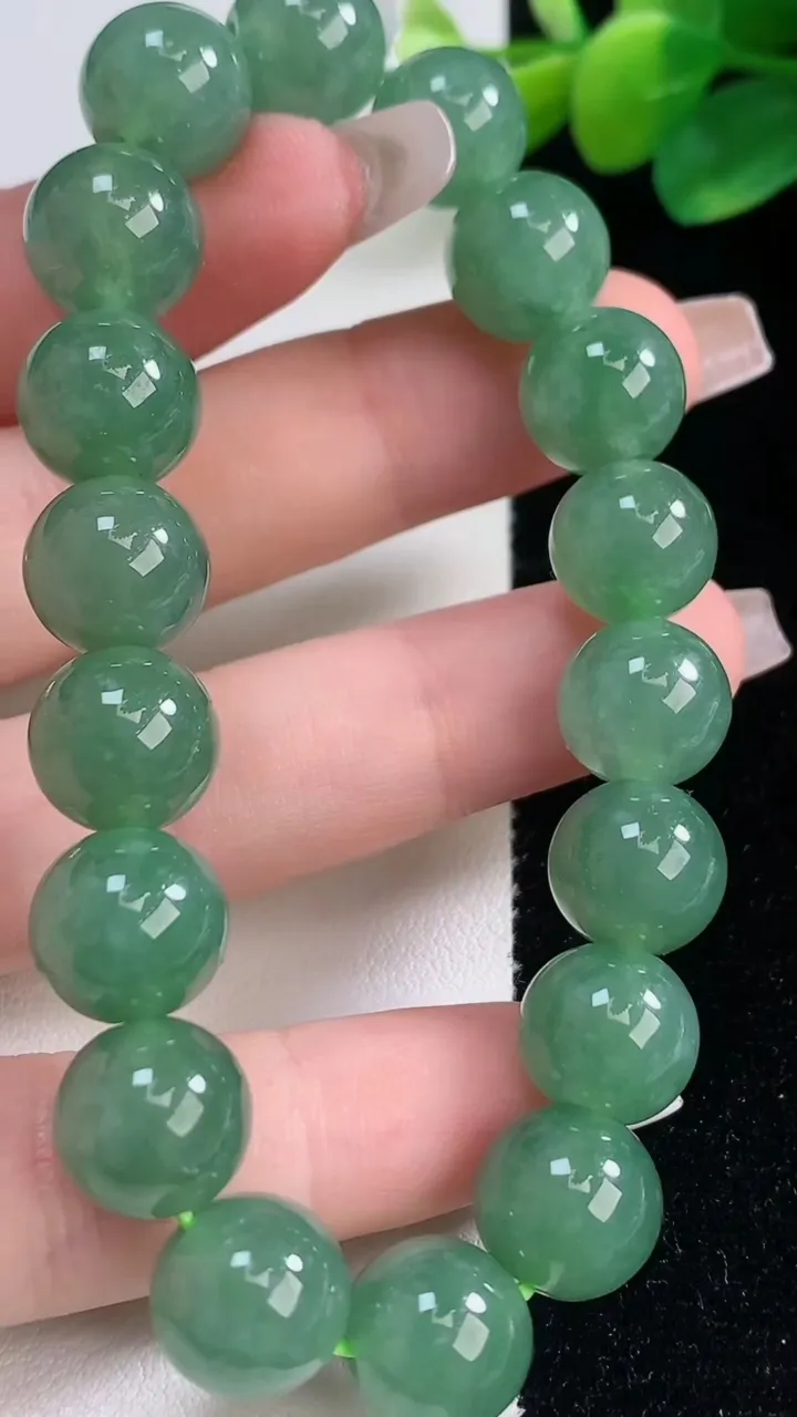 天然A货翡翠圆珠手串，尺寸11-18颗，重量:42.64g12月11日
工厂直销收藏佳品,种好水足，