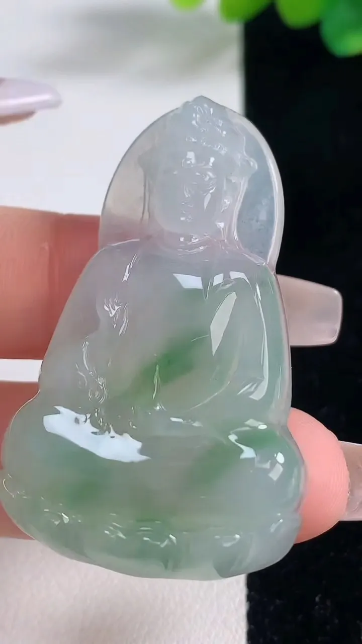 天然A货翡翠观音菩萨吊坠，尺寸46-29.4-5.9，重量:13.49g
12月11日