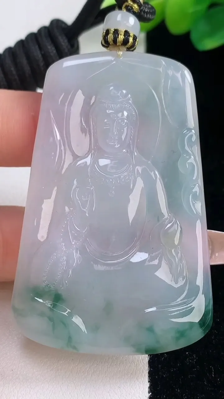 天然A货翡翠冰种飘花大势至菩萨吊坠，尺寸30-39.6-4.7，重量:32.17g
12月11日