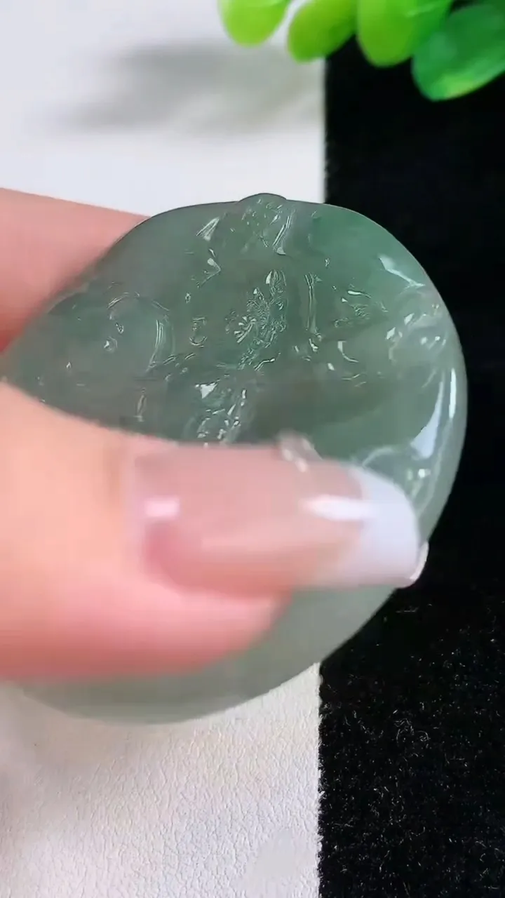 天然A货翡翠普贤菩萨吊坠，尺寸51-4.9，重:25.59g
12月11日