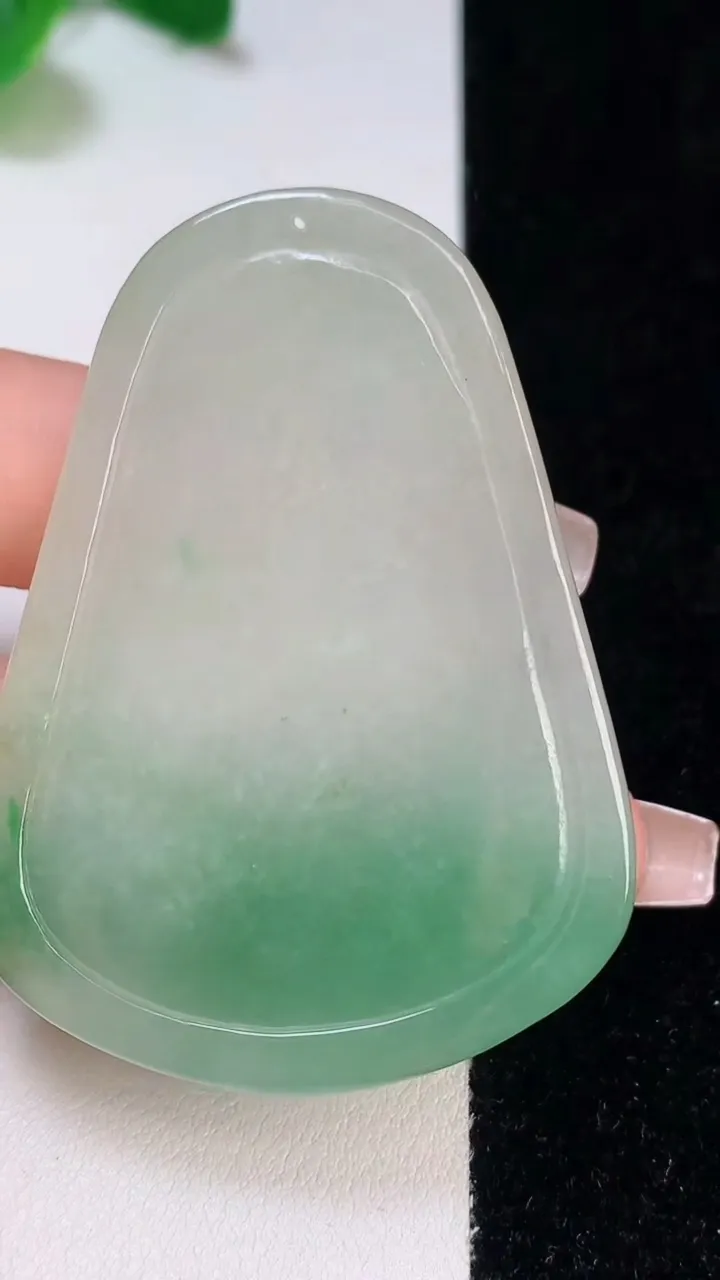 天然A货翡翠普贤菩萨吊坠，尺寸58-43-6，重:27.16g
12月11日