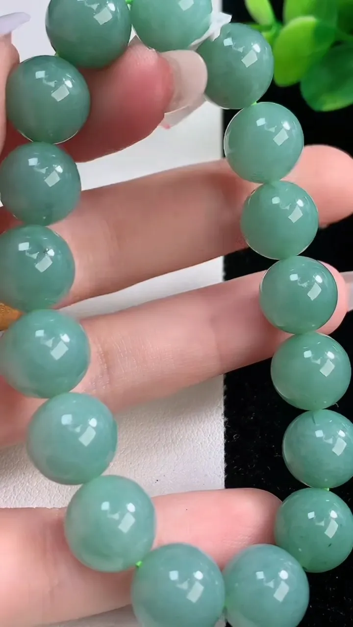 天然A货翡翠圆珠手串，尺寸11-17颗，重量:46.93g12月11日
工厂直销收藏佳品,种好水足，