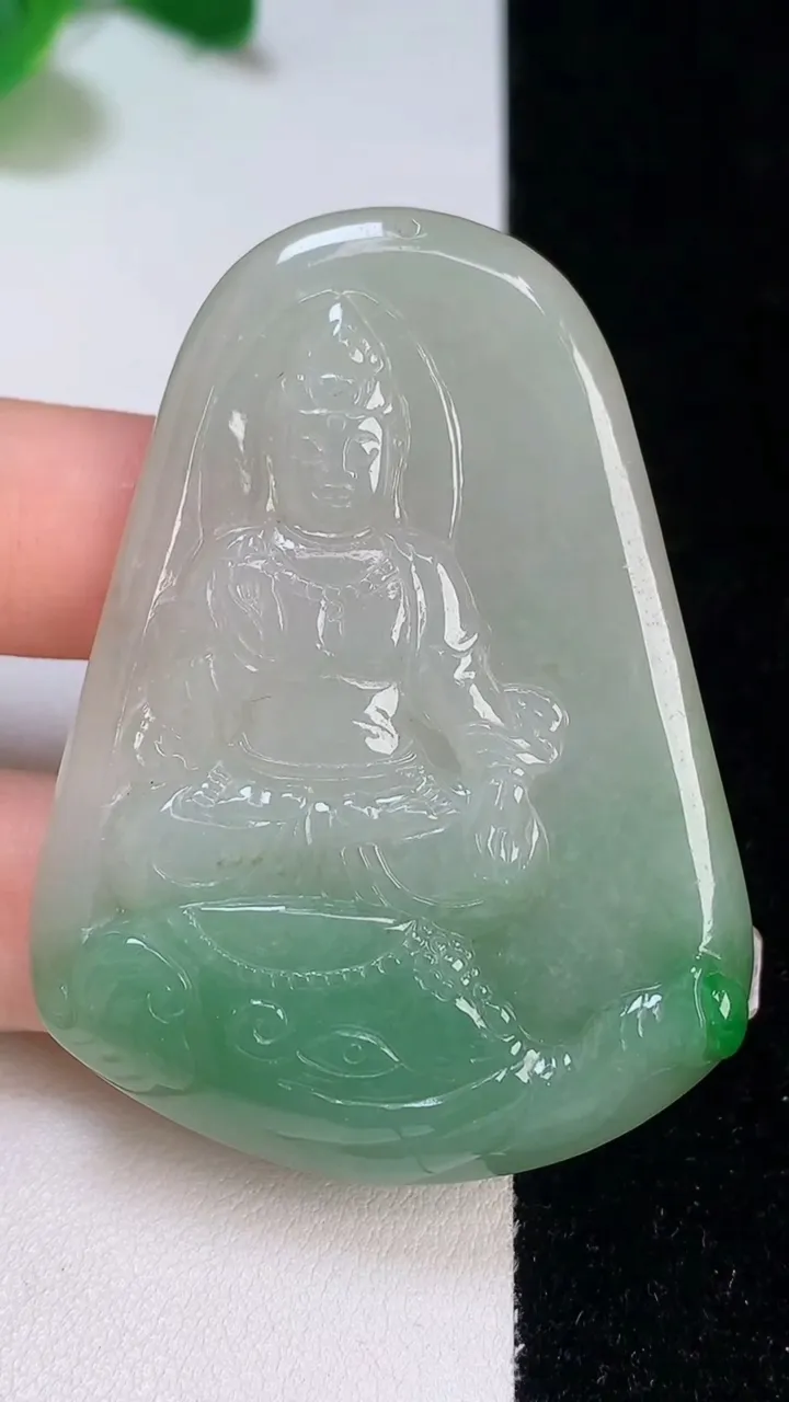 天然A货翡翠普贤菩萨吊坠，尺寸58-43-6，重:27.16g
12月11日