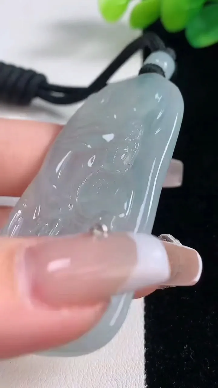 天然A货翡翠普贤菩萨吊坠，尺寸61-35.5-4.5，重量:25.91g
12月11日