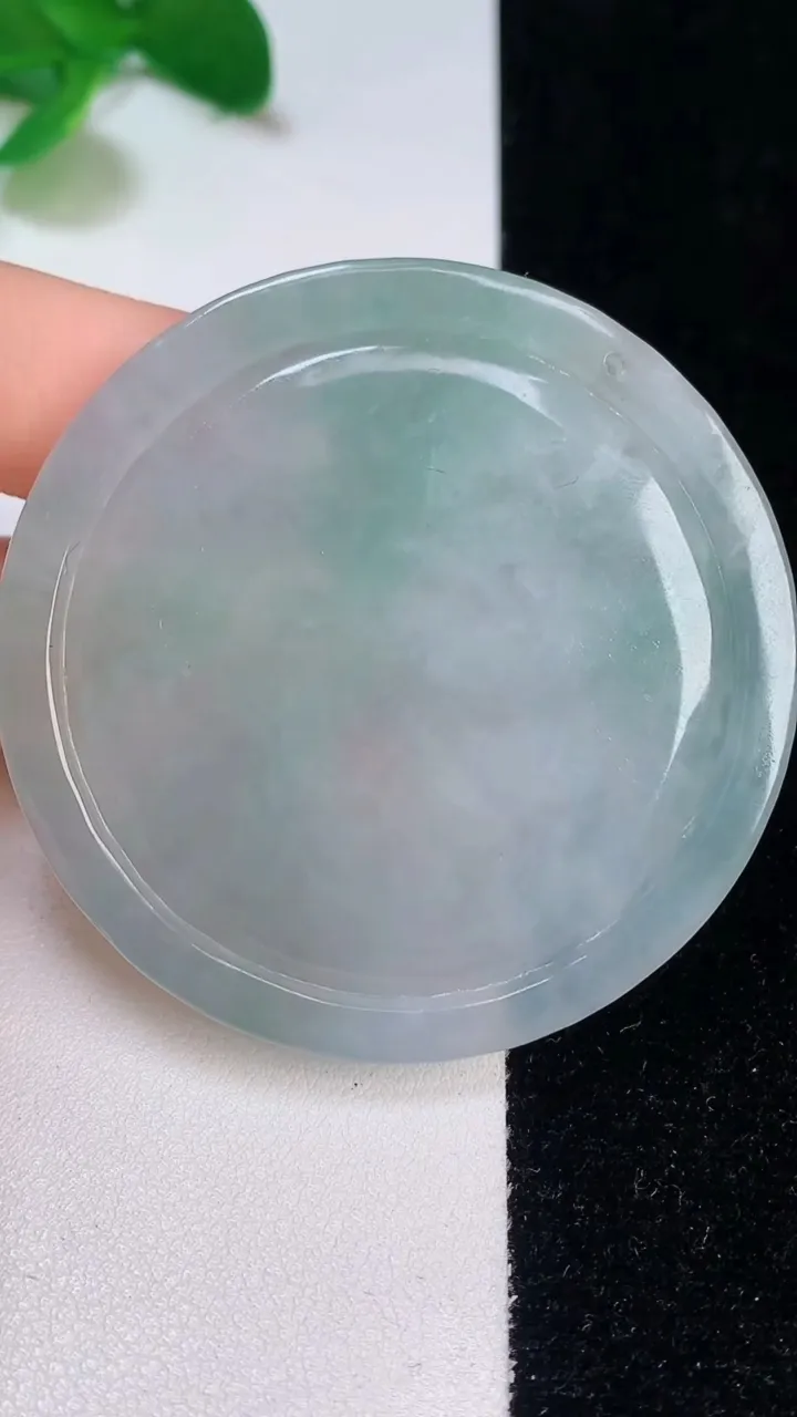 天然A货翡翠龙牌吊坠，尺寸55.6-7，重:44.68g
12月11日