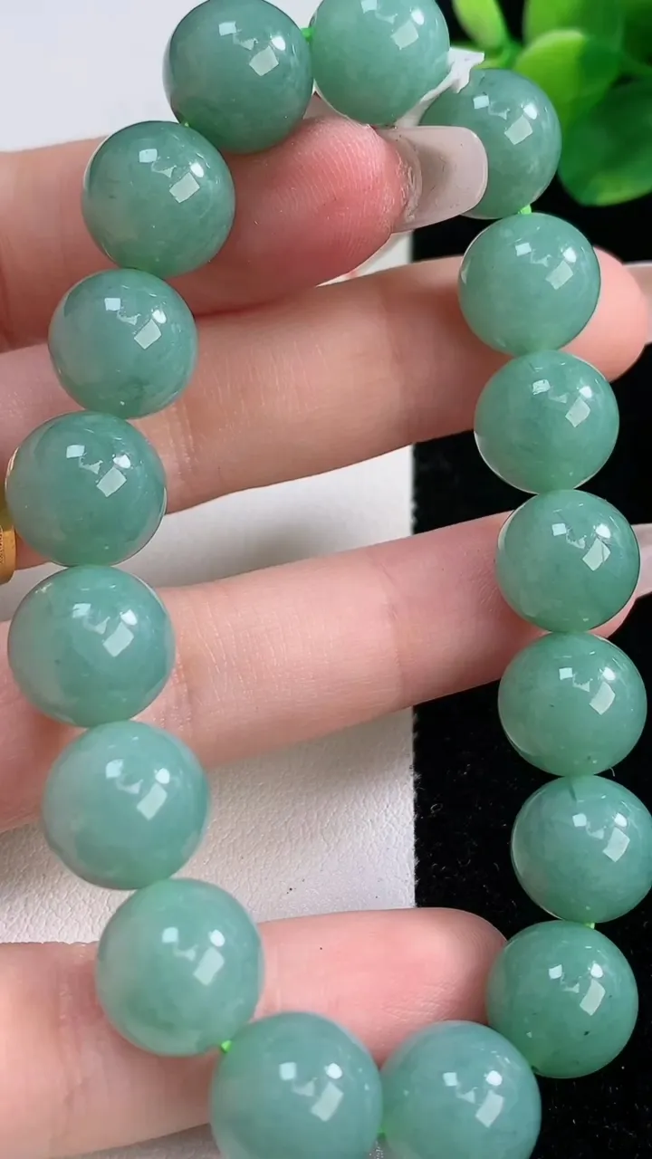 天然A货翡翠圆珠手串，尺寸11-17颗，重量:46.93g12月11日
工厂直销收藏佳品,种好水足，