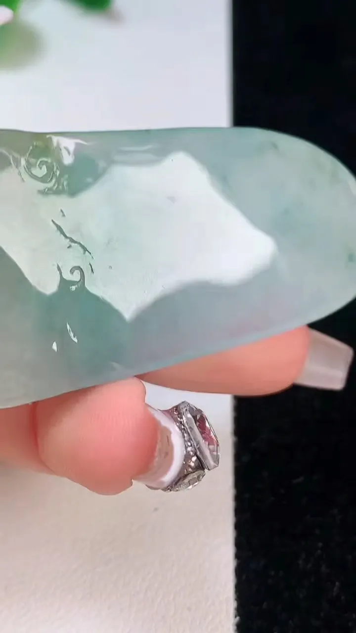 天然A货翡翠飘花文殊菩萨吊坠，尺寸58.8-28.8-9.3，重:23.63g
12月11日