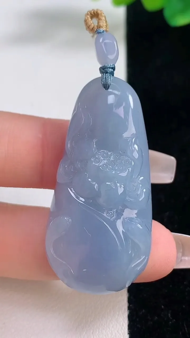 天然A货翡翠紫罗兰和和美美 荷花吊坠，尺寸43-21.5-10.4，重量:18.50g
12月11日