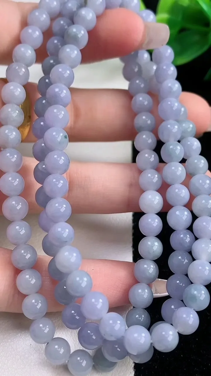 天然A货翡翠紫罗兰圆珠项链，尺寸6.1-108颗，重量:44.41g12月11日
工厂直销收藏佳品,
