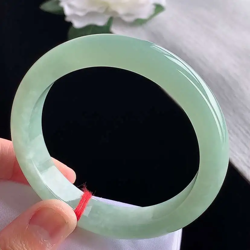 a货翡翠冰种满绿正装正圈手镯55-56圈口  尺寸55.8×12.3×8.3mm 1210