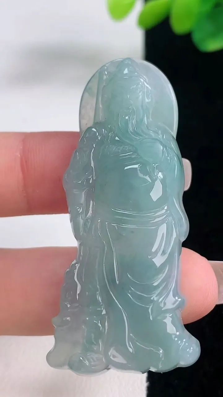 天然A货翡翠关公吊坠，尺寸54-19.8-5.8，重量:13.91g
12月11日