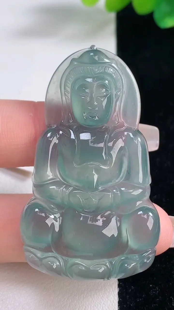 天然A货翡翠冰种蓝水观音菩萨吊坠，尺寸52-31.3-5.5，重量:16.19g
12月11日