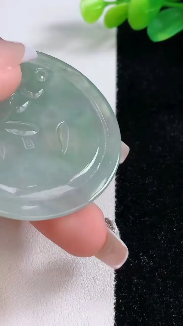 天然A货翡翠普贤菩萨吊坠，尺寸51.6-4.8，重:25.91g
12月11日