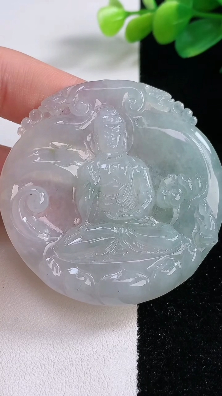 天然A货翡翠阿弥陀佛吊坠，尺寸53.5-5.8，重:27.75g
12月11日