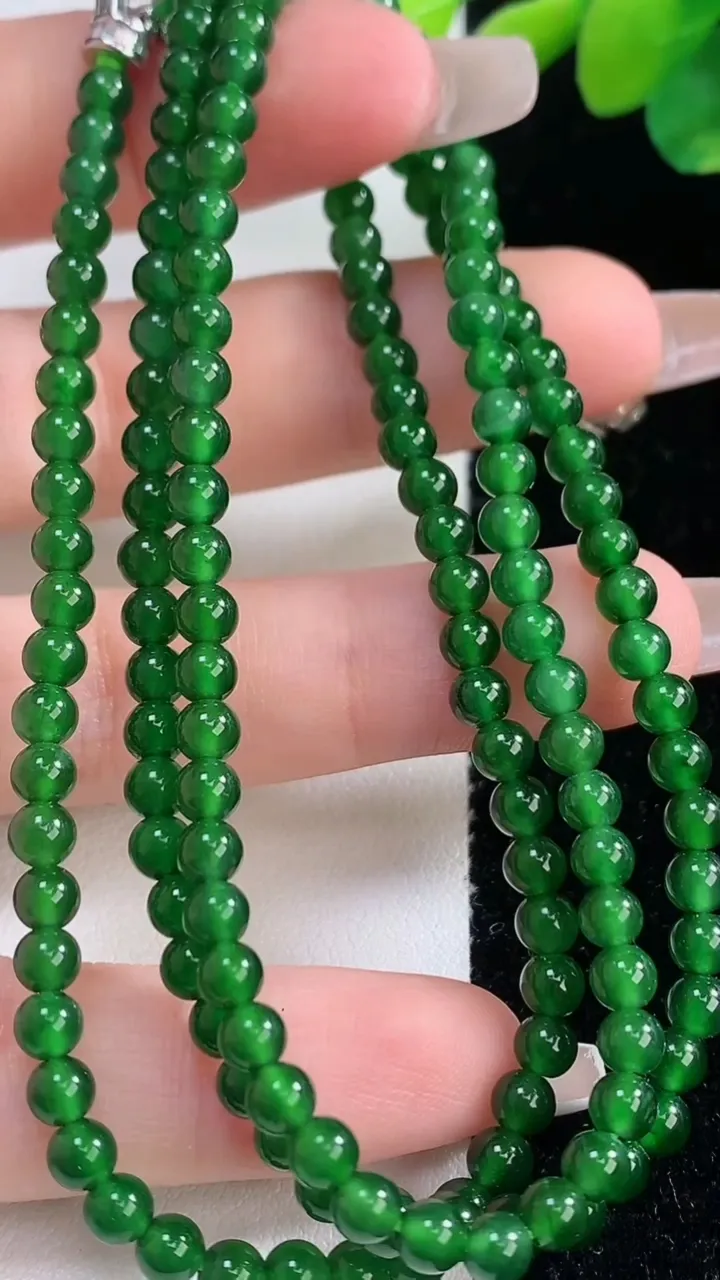 天然A货翡翠小米珠项链，尺寸3.8-158颗，重量:18.77g12月11日
工厂直销收藏佳品,种好