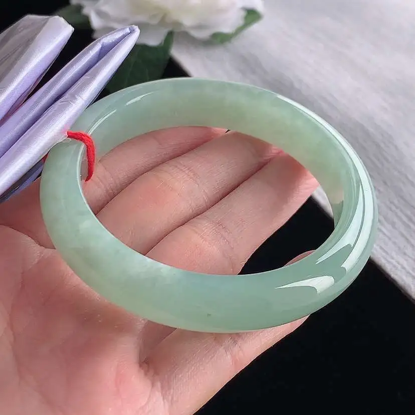 a货翡翠冰种满绿正装正圈手镯55-56圈口  尺寸55.8×12.3×8.3mm 1210