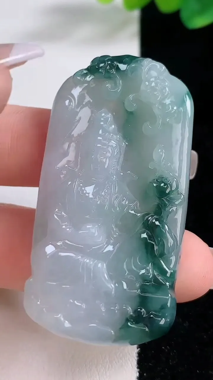 天然A货翡翠飘花观音菩萨吊坠，尺寸59-32-11，重:21.43g
12月11日