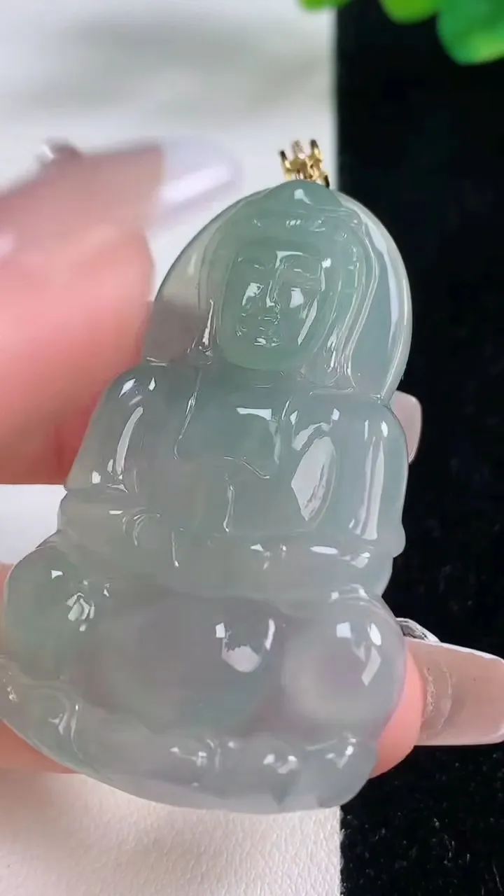 天然A货翡翠观音菩萨吊坠，尺寸48.4-30.4-5，重量:14.63g
12月11日