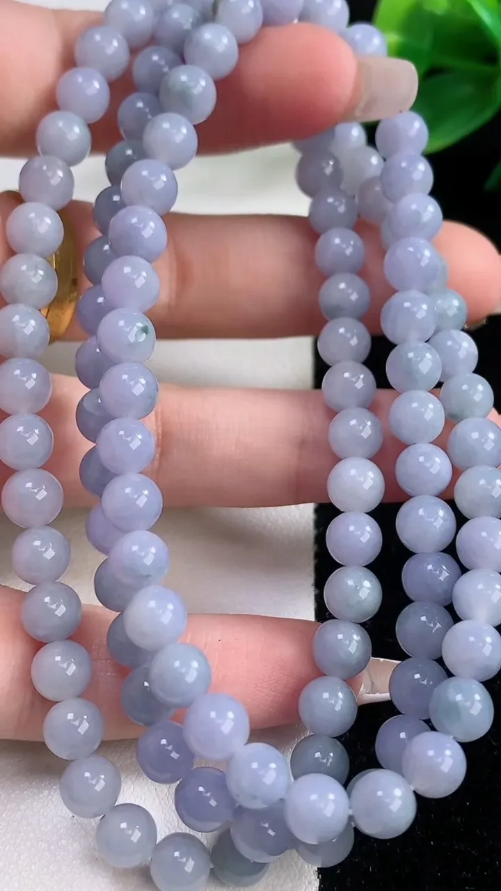 天然A货翡翠紫罗兰圆珠项链，尺寸6.1-108颗，重量:44.41g12月11日
工厂直销收藏佳品,种好水足，色泽均匀，有种有色，上手高大气！